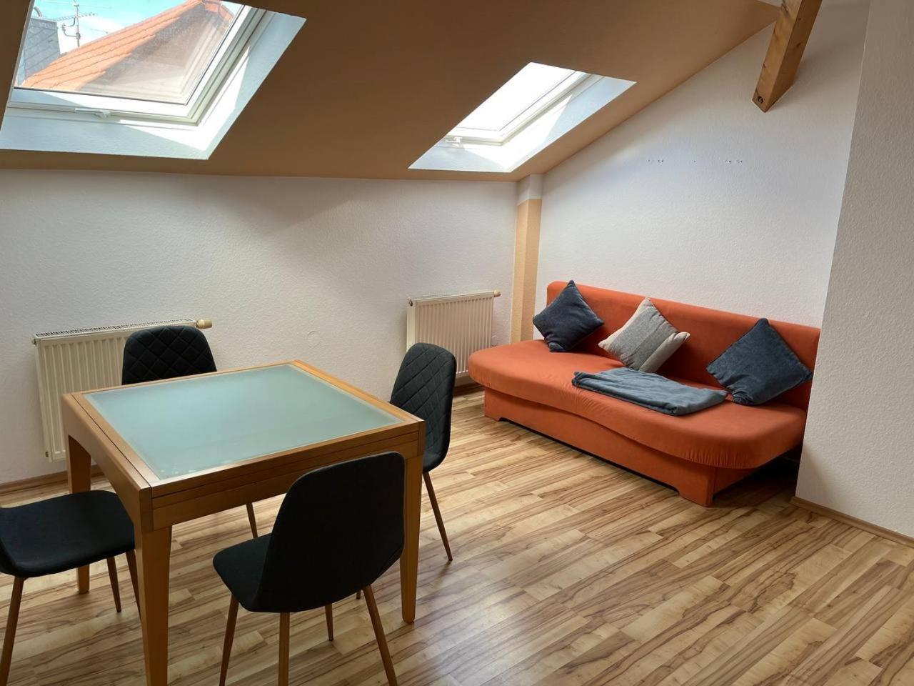 Schoene Dachgeschosswohnung Im Herzen Von Deidesheim Exteriér fotografie